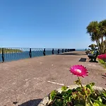 Sea Whispers - My Charming Costal Retreat In Villa Youghal