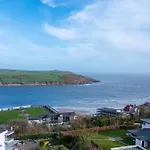 Sea Whispers - My Charming Costal Retreat In Villa *