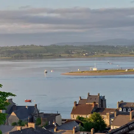 Villa Happy Sandy Feet: Cozy Seaside Retreat In Youghal