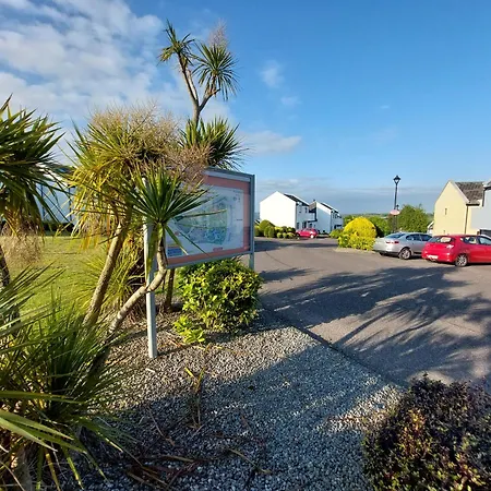 Villa Sea Whispers - My Charming Costal Retreat In