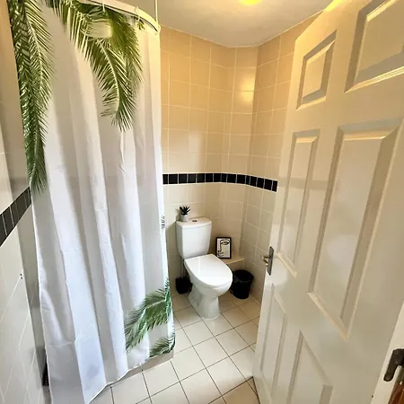 Sea Whispers - My Charming Costal Retreat In