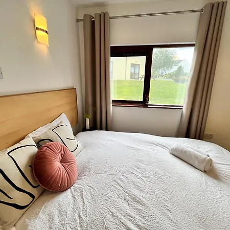 Villa Sea Whispers - My Charming Costal Retreat In