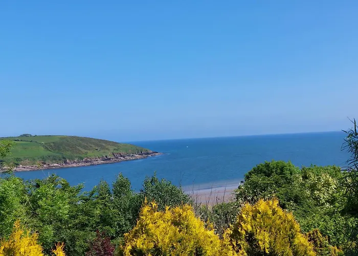 Sea Whispers - My Charming Costal Retreat In