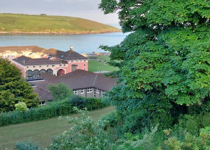 Sea Whispers - My Charming Costal Retreat In *