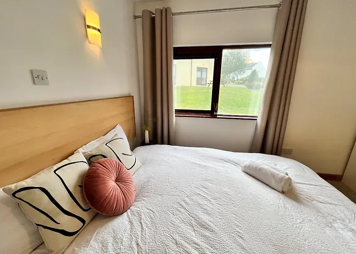 Villa Sea Whispers - My Charming Costal Retreat In